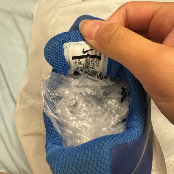 Bundle of three toddler shoes - Picture 10 of 16